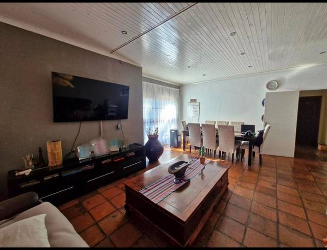 3 BEDROOM HOUSE FOR SALE IN BIRCH ACRES